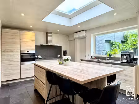 woning met 4 slaapkamers  tuin en garage te koop in centrum kuurne!