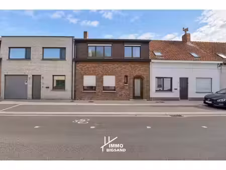 ruime gezinswoning met 4 slaapkamers  tuin en uitweg in moorsele