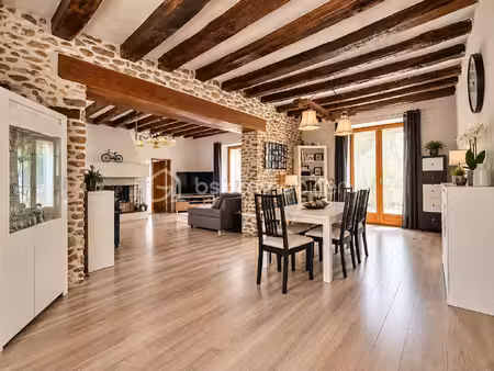 maison de 200 m² à courpalay