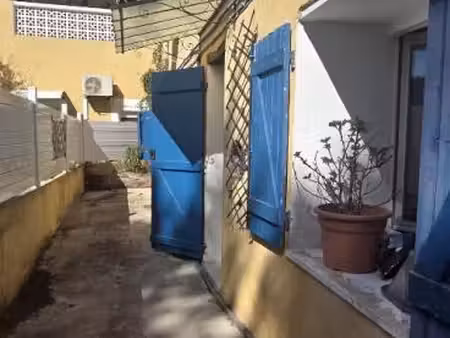 evenos - a louer type 2 en rdc avec terrasse