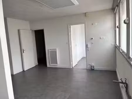 vente bureaux et commerces à saint-malo (35400) : à vendre / 44m² saint-malo