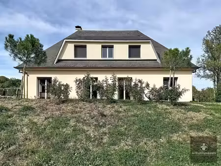 vente maison 8 pièces 180 m2 à la pacaudière