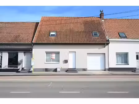 ruime gezinswoning met 3 slaapkamers  tuin en groot terras!