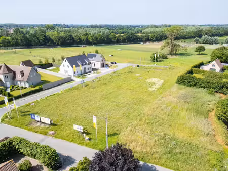 ruim perceel voor open bebouwing in beernem