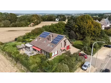 ruime woning met groen verzicht - 8 kamers mogelijk!