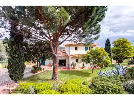 maison t6 solaro sur 1813 m² de terrain