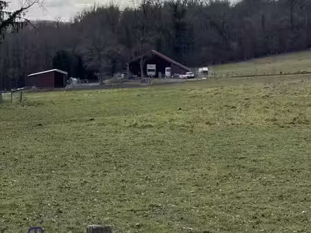terrain agricole avec batiments