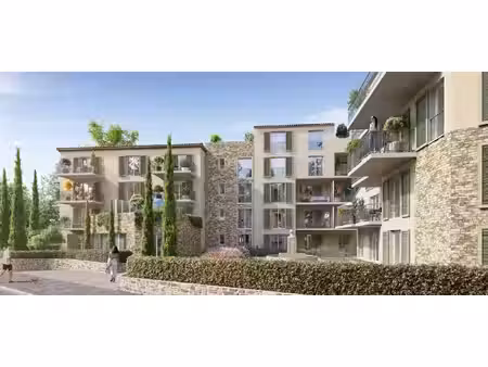 auribeau village emplacement central proche commerces