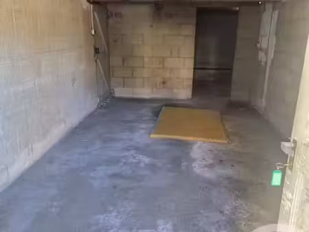 parking à louer - 13 m2 - desertines - 03 - auvergne