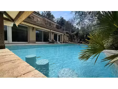 location villa 8 pièces