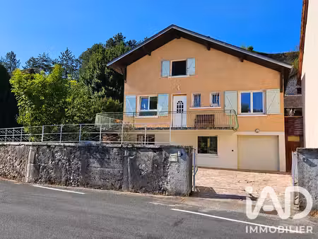 maison traditionnelle à cressin-rochefort (01350)