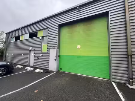 location local d’activités 408m²