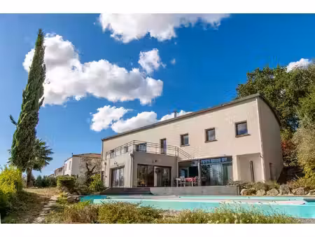 lumineuse maison d'architecte avec piscine