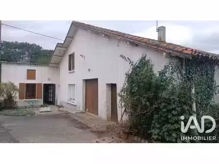 maison de village à la chapelle-pouilloux (79190)