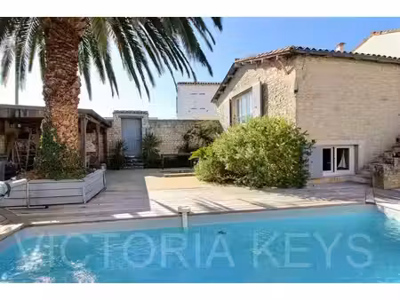 immobilier île de ré  maison ancienne au coeur du village à vendre  le bois plage