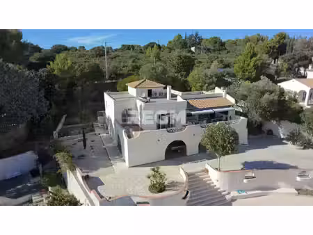 maison d'architecte 211 m2 sur parcelle de 1780 m2