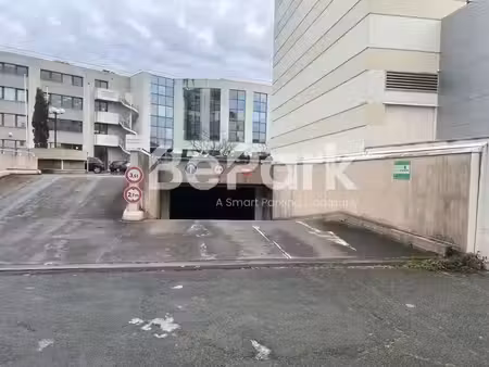 location parking à bordeaux (33000)  83 €
