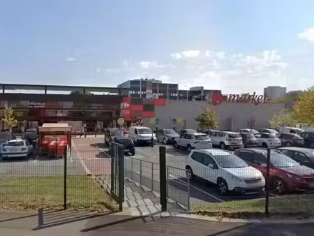 location parking à la madeleine (59110)  44 €