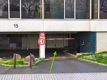 location parking à suresnes (92150)  79 €
