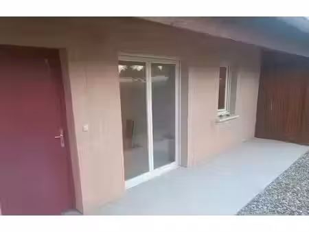location maison 3 pièces à etauliers (33820)  745 €