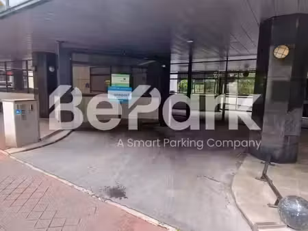 location parking à levallois-perret (92300)  97 €