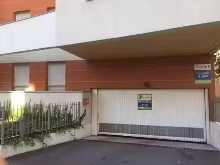 location parking à lyon 7ème (69007)  111 €
