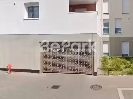 location parking à lyon 8ème (69008)  111 €