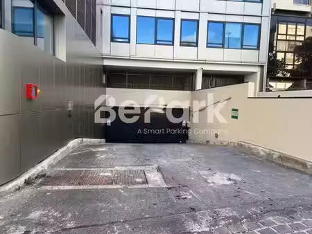 location parking à courbevoie (92400)  161 €