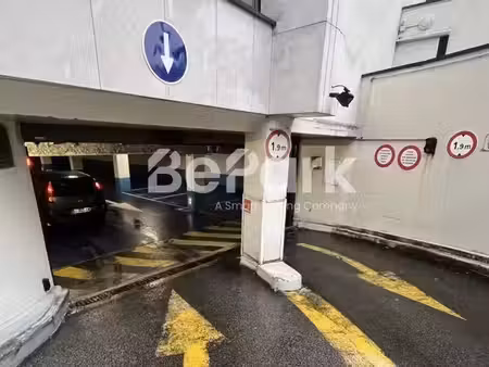 location parking à issy-les-moulineaux (92130)  155 €