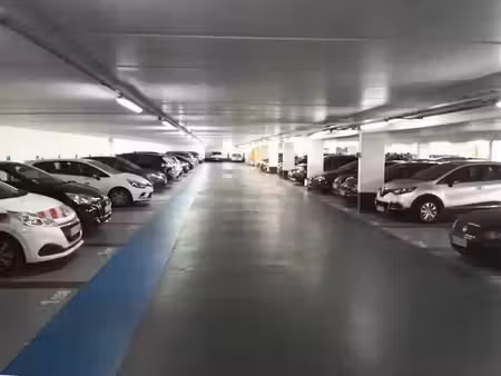 location parking à issy-les-moulineaux (92130)  161 €