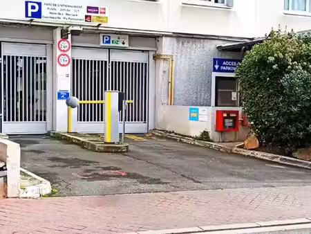 location parking à montrouge (92120)  142 €