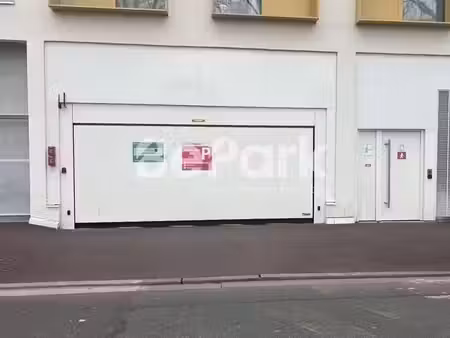 location parking à puteaux (92800)  136 €