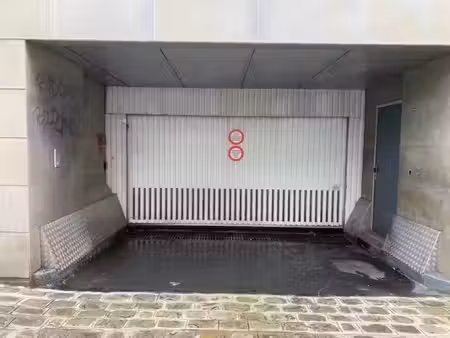 location parking à vincennes (94300)  146 €