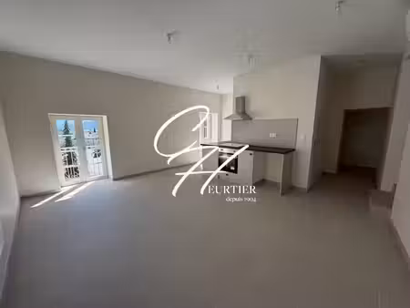 location appartement 2 pièces 45m2 voreppe 38340 - 750 € - surface privée
