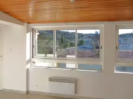 location appartement 2 pièces 46m2 roquefort-la-bédoule 13830 - 900 € - surface privée
