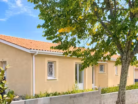 vente maison 5 pièces 105 m² à auros (33124)  260 000 €