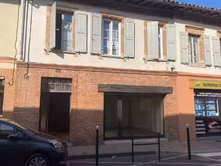 beau local commercial 42 m2. rue principale.