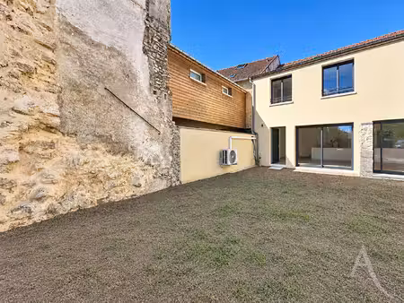 location maison 3 pièces  81.40m²  épône