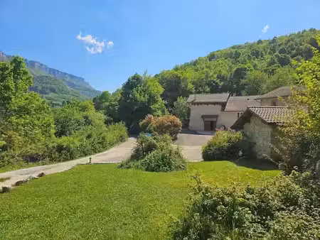 vente maison 10 pièces 290 m² à saint-jean-en-royans (26190)  680 000 €