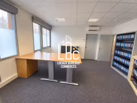 location local professionnel 82m² carquefou 44470