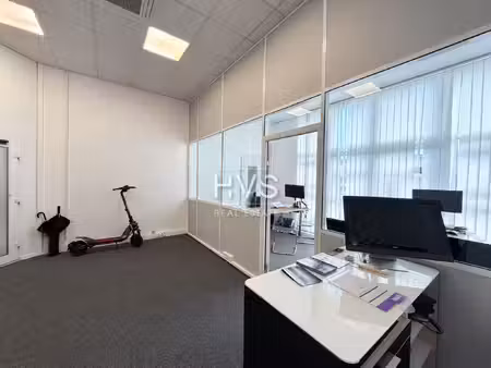 location local professionnel 90m² venelles 13770