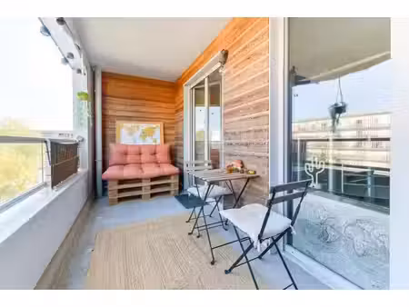 appartement 3 pièces de 72 m² à nantes avec terrasses et place de parking