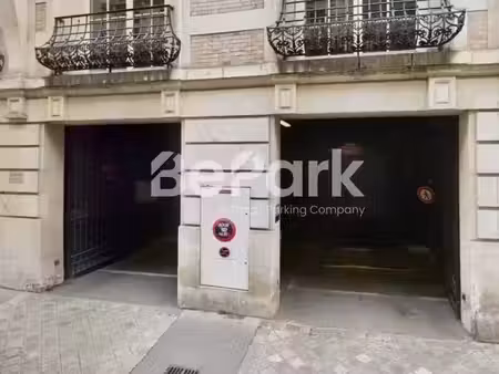 location parking à paris 8ème (75008)  385 €
