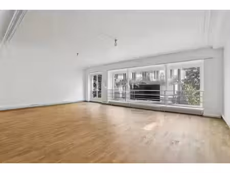 location bureaux paris 75003 118m²