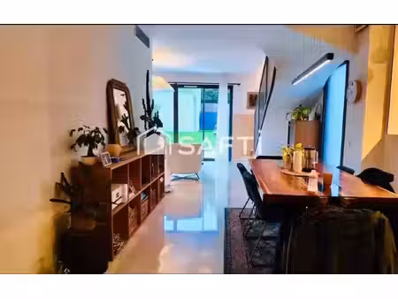 maison d architecte contemporaine avec piscine  dépendance et prestations haut de gamme