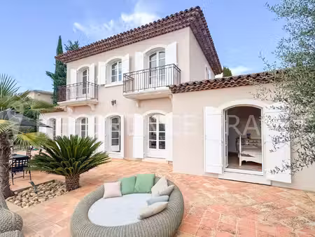 villa de luxe à louer dans le quartier village-le val-cabrieres