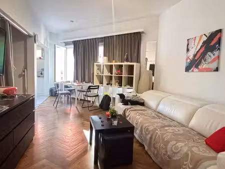 studio meublé au 2e étage – quartier louise