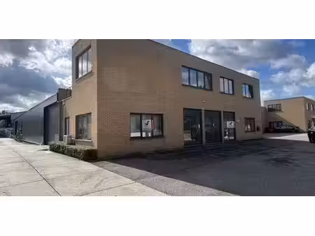 bâtiment commercial à louer à houthalen pour € 2.830