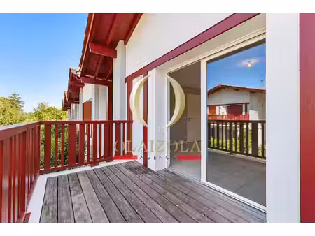 ascain - appartement t2 de 40 84 m² avec balcon et parking