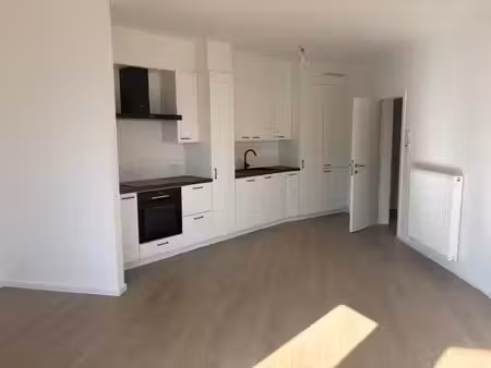 appartement rénové avec 2 chambres